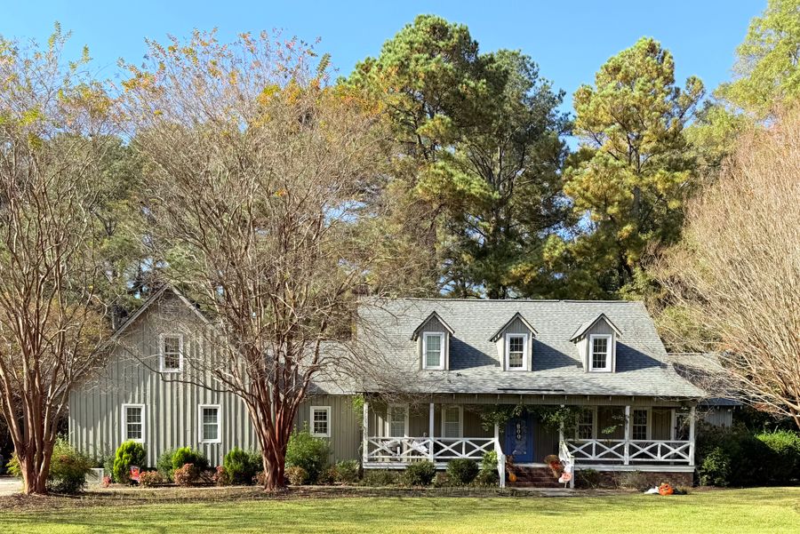 A modest Tennessee home — we buy houses for cash, as-is